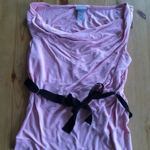 Pink tank top with black sash - Picture 1 of 7